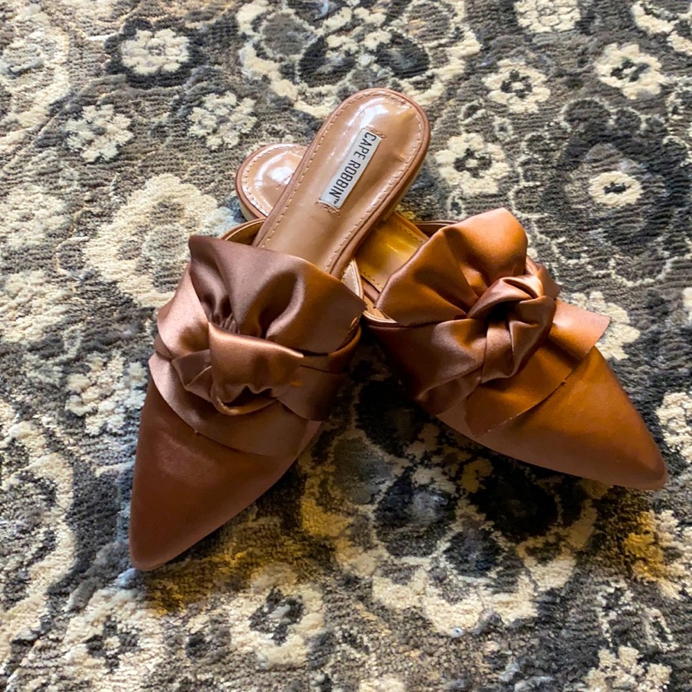Satin blush bow slides